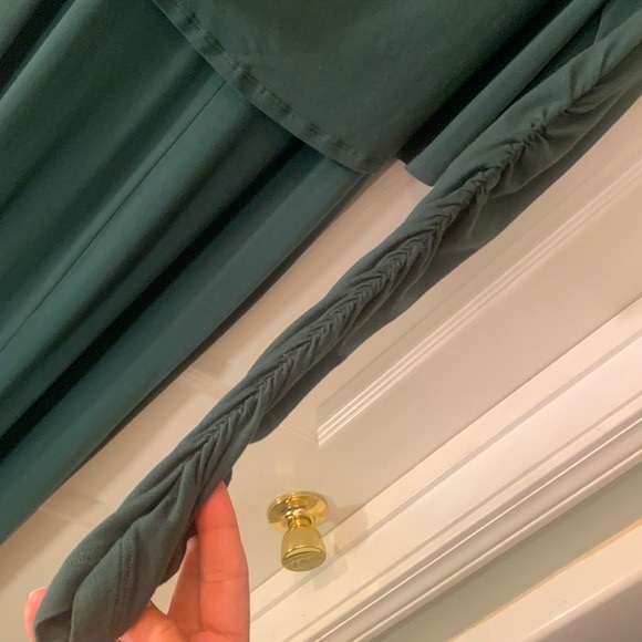 MARK. Beautiful Green Dress - Picture 8 of 9